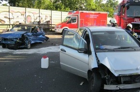Feuerwehr Iserlohn: FW-MK: 6 Personen nach Unfall auf der Autobahn verletzt