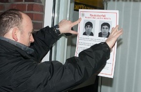Polizei Düsseldorf: POL-D: Heerdt - Fahndung nach Überfall auf Post-Shop - Foto Plakat-Aktion