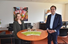 DAK-Gesundheit: DAK-Mitarbeiterin aus Kiel gewinnt bundesweiten Klima-Wettbewerb der viamedica-Stiftung