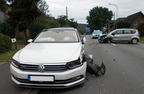 Polizei Minden-Lübbecke: POL-MI: Auto gerät in den Gegenverkehr