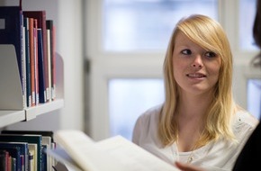 Universität Kassel: Geisteswissenschaften ausprobieren: Uni Kassel lädt Schülerinnen und Schüler ein