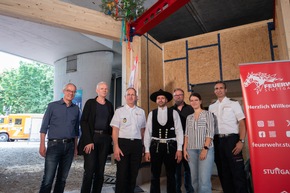 FW Stuttgart: Richtfest an der Interims-Feuerwache 1