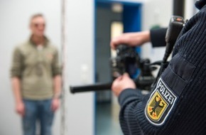 Bundespolizeidirektion Sankt Augustin: BPOL NRW: Schneller Fahndungserfolg für die Bundespolizei - Festnahme eines "unsittlichen Fotografen"
