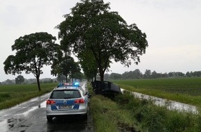 Polizeiinspektion Stade: POL-STD: 19-jähriger Autofahrer bei Unfall zwischen Ahrensmoor und Ahlerstedt verletzt