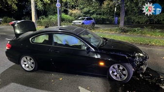 Polizeipräsidium Oberhausen: POL-OB: Pkw kollidiert mit Baum - Fahrer leicht verletzt