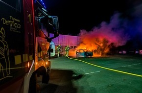 Feuerwehr Detmold: FW-DT: Pkw-Brand in der Nacht zum Dienstag