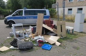 Polizeiinspektion Delmenhorst / Oldenburg - Land / Wesermarsch: POL-DEL: Landkreis Oldenburg: Sperrm&uuml;ll in Gro&szlig;enkneten abgelegt +++ Zeugen gesucht