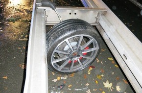 Freiwillige Feuerwehr Werne: FW-WRN: TH_Person_klemmt - Porsche verunfallt auf der BAB 1