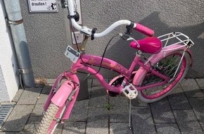 Kreispolizeibeh&ouml;rde Wesel: POL-WES: Rheinberg - Verkehrskommissariat sucht Zeugen nach Unfall zwischen unbekanntem Kind und unbekannter Fahrradfahrerin