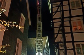 Feuerwehr Hattingen: FW-EN: Fettbrand und mehrfache Unterstützung des Rettungsdienstes