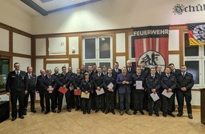 Feuerwehr der Stadt Arnsberg: FW-AR: Basislöschzug 1 trifft sich zur achten gemeinsamen Jahresdienstbesprechung