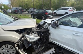 Polizeiinspektion Stade: POL-STD: Sechs Verletzte bei Verkehrsunfall in Buxtehude