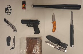 Polizei Köln: POL-K: 250715-2-K Brennpunktteam Kalk stellt erneut zahlreiche Waffen und verbotene Gegenstände sicher