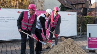 Huawei Technologies Deutschland GmbH: Deutsche Telekom und Huawei bringen innovatives FTTH nach Fuldabr&uuml;ck (FOTO)