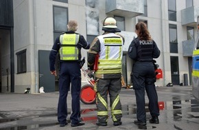 Polizei Mettmann: POL-ME: 65-Jährige bei Brand schwer verletzt - Heiligenhaus - 2210127