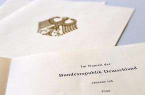 Hauptzollamt Regensburg: HZA-R: Start in ein spannendes und sicheres Berufsleben beim Hauptzollamt Regensburg / Jetzt Karriere beim ZOLL starten!