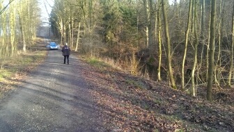 Polizeiinspektion Nienburg / Schaumburg: POL-NI: Unfallflucht im Wald