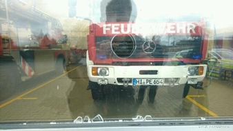 Polizeiinspektion Hildesheim: POL-HI: Sachbeschädigung an einem Garagentor der FFW Gronau (Leine)