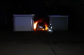 Feuerwehr Bremerhaven: FW Bremerhaven: PKW brennt in Garage