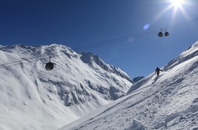 Ötztal Tourismus: Sonnige Schwünge, ein Feuertanz am Berg und viel Musik: Obergurgl-Hochgurgl bittet zum Skifinish - BILD