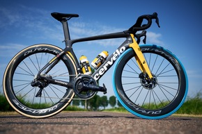 Pressemitteilung: Blaue Reifen bei der Tour de France