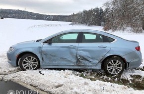 Polizeipräsidium Westpfalz: POL-PPWP: Unachtsamkeit führt zu Unfall