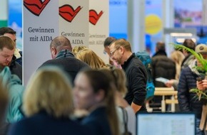AIDA Cruises: AIDA Pressemeldung: AIDA Cruises begeistert mit Showkabinen auf den führenden Reisemessen 2025