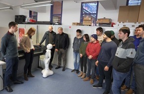 Hochschule Bremerhaven: Kleiner Roboter wird Tourismusexperte