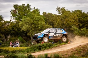 Rallye Italien Sardinien: SKODA Motorsport Kundenteams auf dem Podium in WRC2 und WRC3