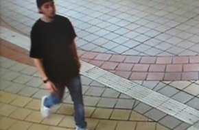 Polizeipräsidium Frankfurt am Main: POL-F: 140808 - 545 Innenstadt: Öffentlichkeitsfahndung nach brutalem Straßenräuber - Bitte Fotos beachten!