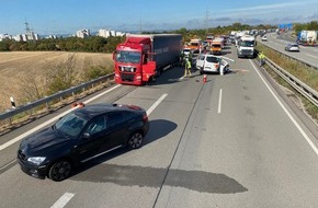 Polizeidirektion Neustadt/Weinstraße: POL-PDNW: Polizeiautobahnstation Ruchheim: Unfall mit Schwerverletzten auf der A6 Anschlussstelle Ludwigshafen-Nord