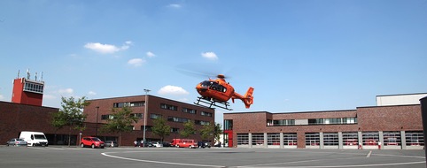 Feuerwehr Essen: FW-E: Stromunfall auf einer Baustelle, 27 Jahre alter Mann lebensgefährlich verletzt