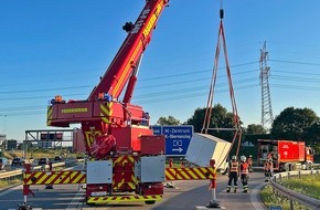 Feuerwehr M&uuml;nchen: FW-M: Schweres Heben nach Unfall (Langwied)