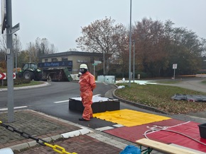 FW-ROW: Gefahrgutunfall in Zeven: 1.000 Liter Säure ausgelaufen