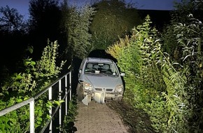 Kreispolizeibehörde Höxter: POL-HX: Wanderweg mit Straße verwechselt - betrunkener Autofahrer muss seinen Führerschein abgeben