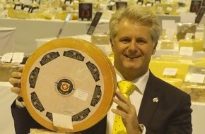 Affineur Walo von Mühlenen: Der Schweizer Affineur Walo von Mühlenen ist erneut einer der erfolgreichsten Teilnehmer am World Cheese Award 2015 mit 2 Käsen in der Finalrunde der besten 16 und insgesamt 12 Auszeichnungen