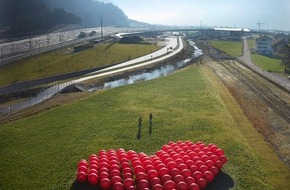 Alpen-Initiative: La nuova galleria: bastano 10 passi per raggiungere il traguardo del trasferimento