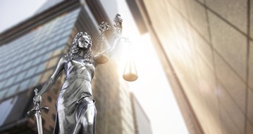 Rechtsanwälte Aslanidis, Kress & Häcker-Hollmann: EuGH: Millionen Verträge können widerrufen werden - Kanzlei AKH-H erwirkt verbraucherfreundliches Urteil in Luxemburg