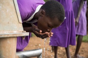 UNICEF Deutschland: Jeder dritte Mensch auf der Welt hat kein sicheres Trinkwasser - Bericht von UNICEF und WHO