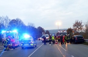 Polizei Minden-Lübbecke: POL-MI: Kleintransporter übersehen - zwei Verletzte