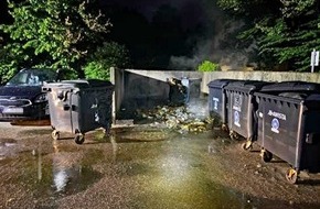 Polizei Mettmann: POL-ME: Müllcontainer in Brand gesetzt - Polizei ermittelt - 2505105