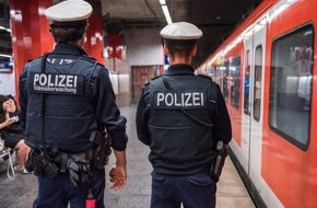 Bundespolizeidirektion München: Bundespolizeidirektion München: Mann geht grundlos auf Fremden los / Vorläufige Festnahme nach Schlägen und Tritten