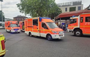 Feuerwehr und Rettungsdienst Bonn: FW-BN: Reizgasfreisetzung in einer Regionalbahn