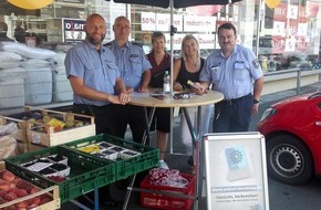 Polizeipräsidium Mittelhessen - Pressestelle Wetterau: POL-WE: Mutige Mädchen überführen Ladendiebin in Bad Nauheim ++ Präventionstipps auf dem Wochenmarkt in Altenstadt ++ u.a.