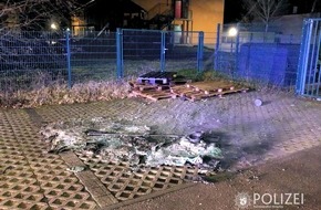 Polizeipräsidium Westpfalz: POL-PPWP: Papiermüllcontainer brennt ab