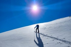 REKORD-INSTITUT für DEUTSCHLAND: Skitouring-Saison-Weltrekord in Obertauern – 200 Mal besteigt Hermann Koch den Zehnerkar auf Ski – 106.000 Höhenmeter!