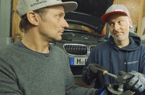 KÜS-Bundesgeschäftsstelle: KÜS: "Roots Racing" alias Tim Schrick und Luke Gavris neu bei KÜS Media / Schrauber-Tipps, Talkrunden, interessante Videos aus dem Bereich Motorsport mit hohem Spaßfaktor