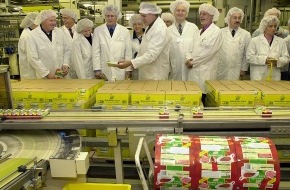 Unilever Deutschland GmbH: Unilever lässt sich in die Karten schauen / 80.000 Besucher beim "Tag
der offenen Tür" in sieben Lebensmittelwerken / Unsere Lebensmittel
sind sicherer, als sie jemals waren