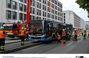Feuerwehr M&uuml;nchen: FW-M: Unfreiwilliger Zwischenstopp f&uuml;r Linienbus (Haidhausen)