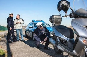 Polizei Rhein-Erft-Kreis: POL-REK: Rollerdieb aus Randkanal gerettet - Frechen